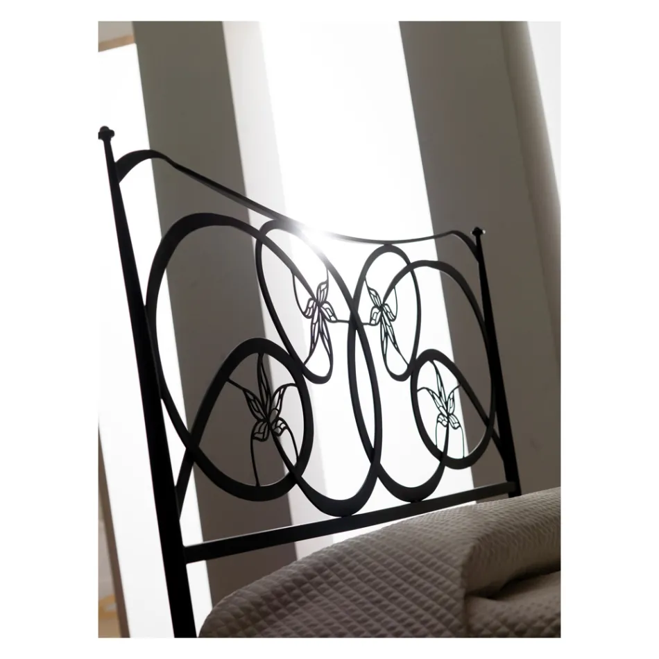 Krevat dopio me jastëk, dyshek dhe 2 komodina Made in Italy - Natyral Viadurini