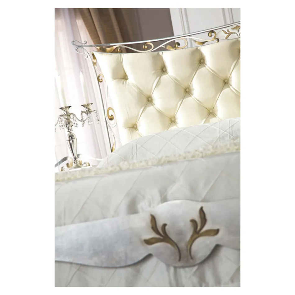 Krevat dopio i stilit klasik prej hekuri dhe lëkure Prodhuar në Itali - King Viadurini