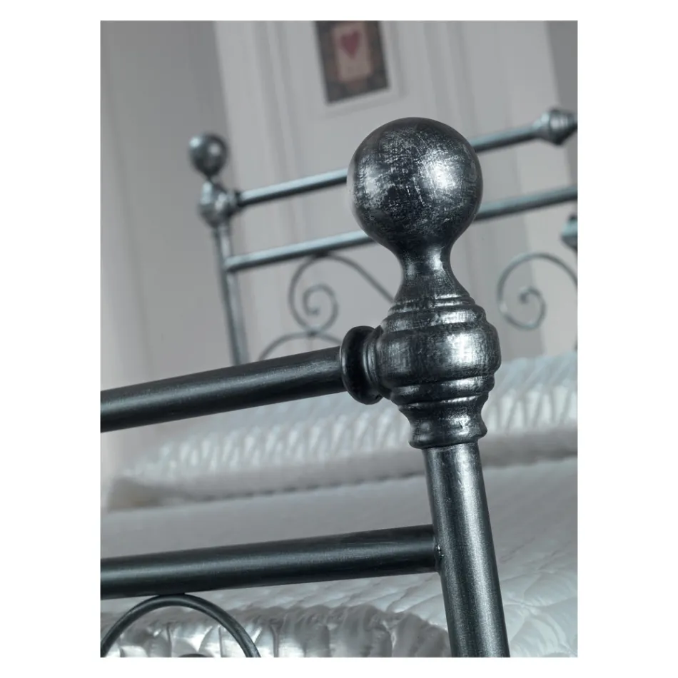 Krevat dopio me hekur me tuba argjendi të zi Prodhuar në Itali - Gjeometri Viadurini