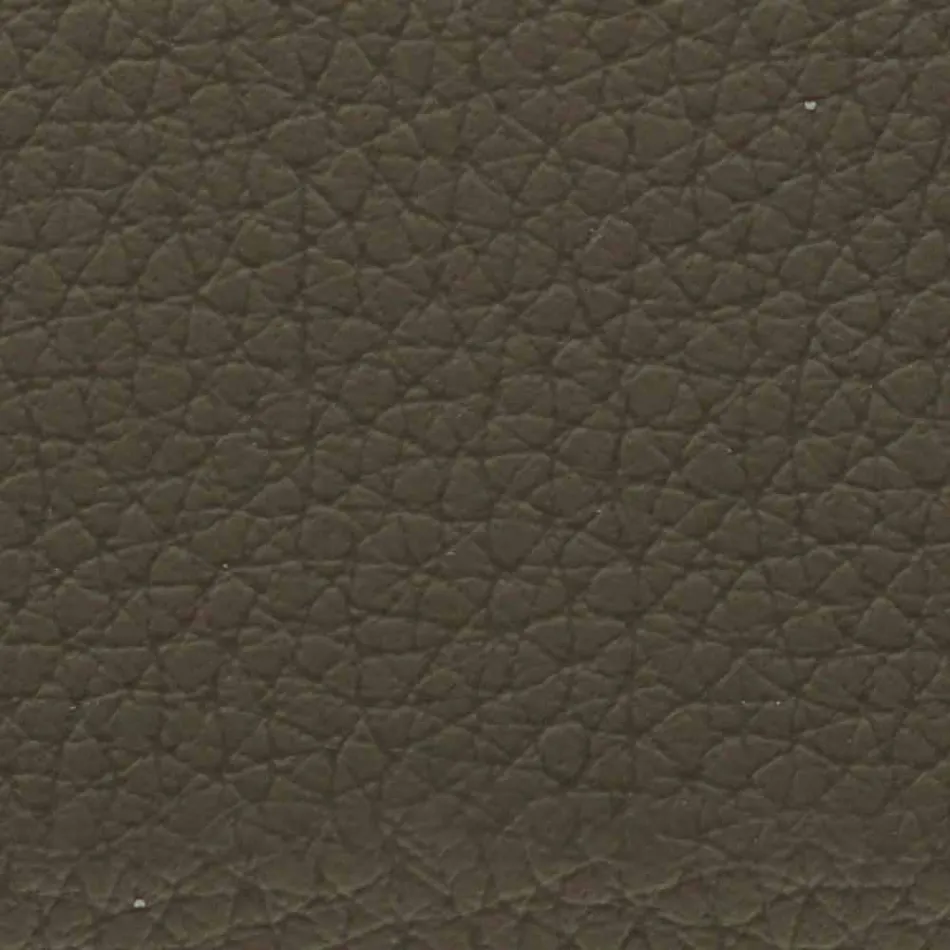 Shtrati dyshe i mbuluar me lëkure të imituar me këmbë të prodhuara në Itali - Nurzio Viadurini