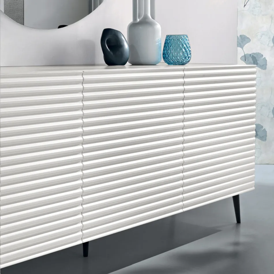 Bufe për Dhomë Ndenjeje me 3 Dyer nga MDF e Mbuluar me PVC të Llakuar Prodhuar në Itali - Desideria Viadurini