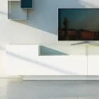 Bufe në Mdf të Bardhë me Këllëf Xhami dhe Bazë Plinte Prodhuar në Itali - Kisha Viadurini