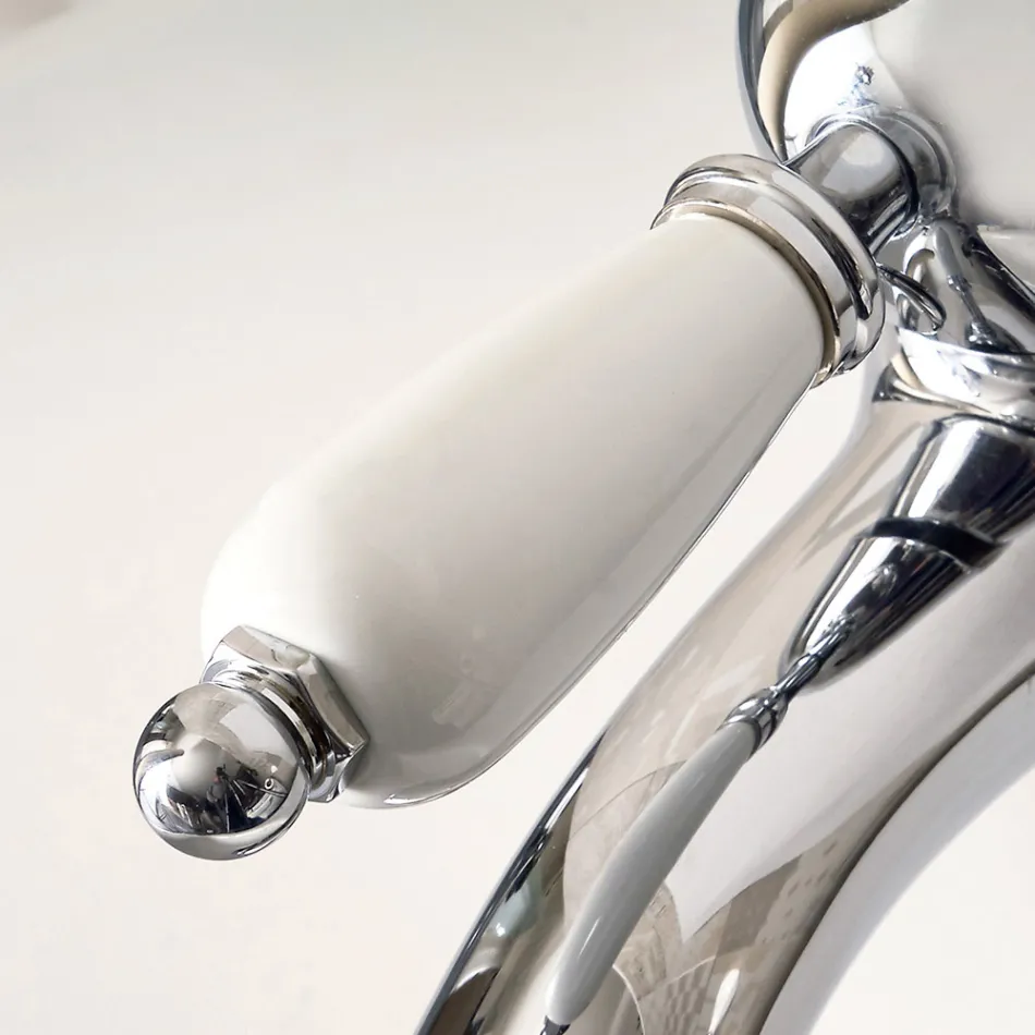 Miksere bidete stili klasik në tunxh i punuar me dorë me levë - Noriana Viadurini