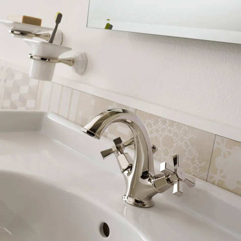 Përzierëse legeni me një vrimë me një dizajn Vintage në tunxh Prodhuar në Itali - Silvana Viadurini