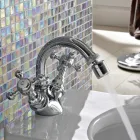 Përzierëse bidete me një vrima vintage në tunxh Prodhuar në Itali - Elisea Viadurini