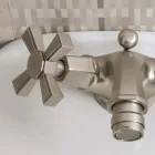 Përzierëse bidete me një vrimë në tunxh, stil vintage Prodhuar në Itali - Silvana Viadurini