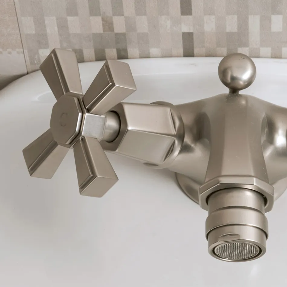 Përzierëse bidete me një vrimë në tunxh, stil vintage Prodhuar në Itali - Silvana Viadurini