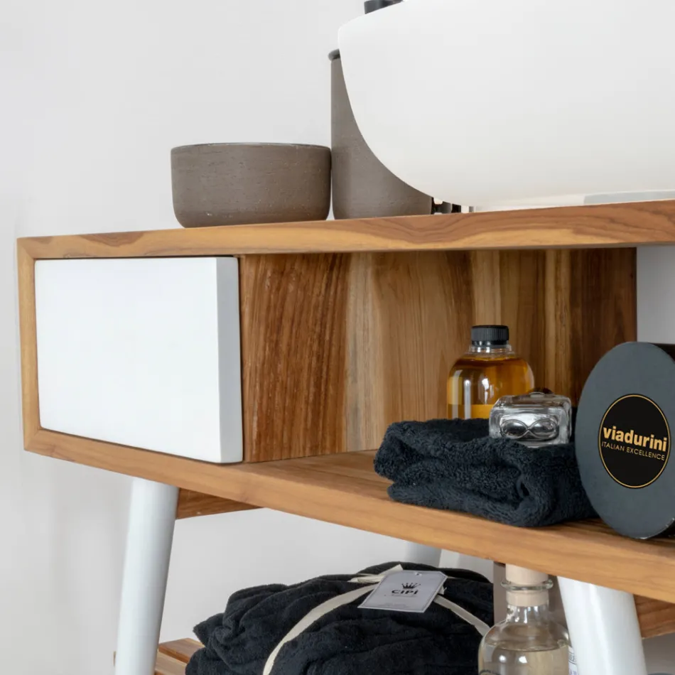 Dollap banjoje i bardhë në dysheme me dru tik natyral me sirtarë me ngjyra - Benoit Viadurini