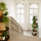 Dizajnoni mobilje në dru me rafte të rrumbullakëta në Gres Prodhuar në Itali - Aspide Viadurini