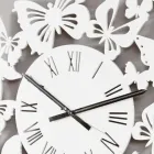 Dizajn modern me ngjyra druri Ora me mur Dekoruar me fluturat - Papilio Viadurini