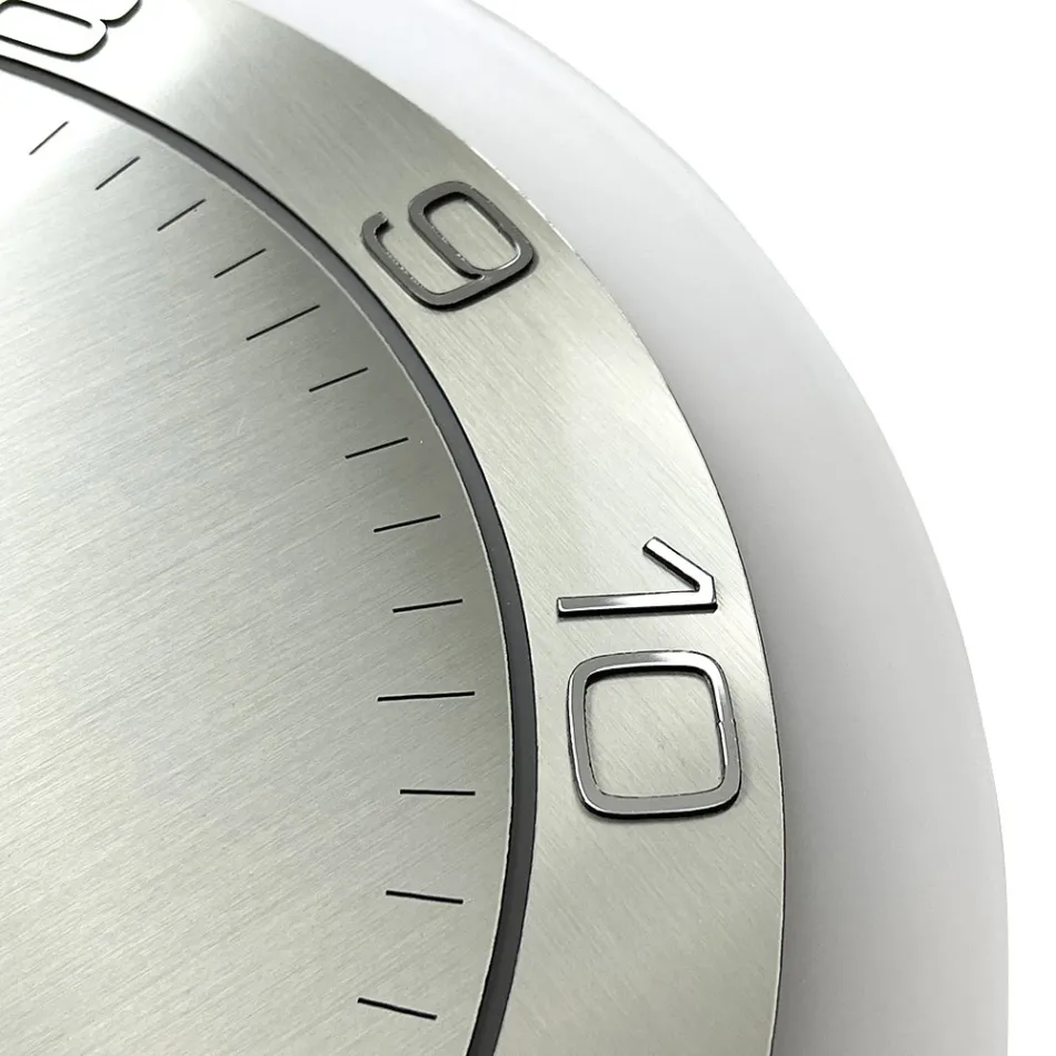 Ora mur projektuese Dininho Viadurini