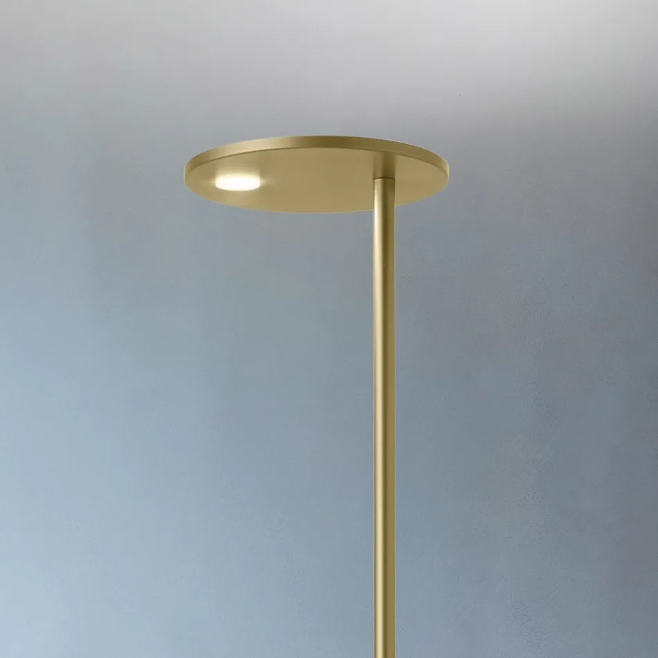 Llambë dyshemeje e bërë prej metali me përfundime të ndryshme, e prodhuar në Itali - Lumi Viadurini