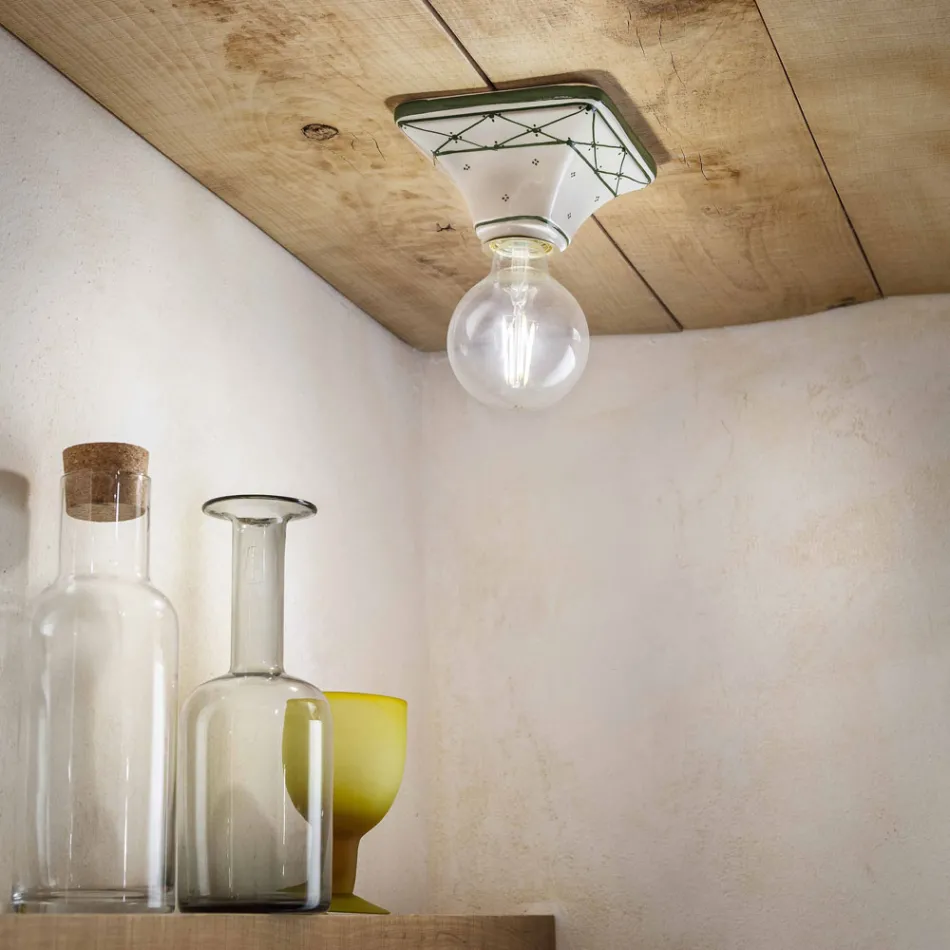 Llamba e tavanit të dizajnit fshatar bërë nga qeramika e dekoruar nga Ferroluce Viadurini