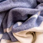 Plaid me përzierje leshi ultra të butë dhe me gëzof Prodhuar në Itali - Caldoso Viadurini