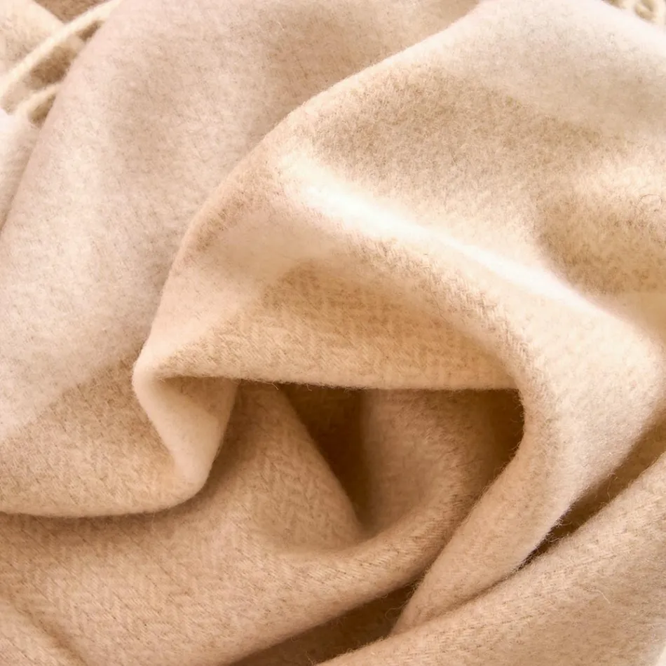 Plaid me përzierje leshi ultra të butë dhe me gëzof Prodhuar në Itali - Caldoso Viadurini