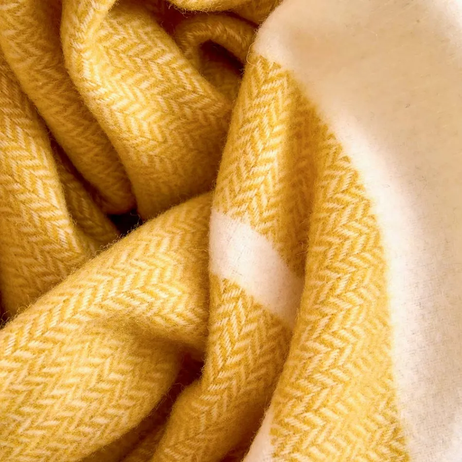 Plaid me përzierje leshi ultra të butë dhe me gëzof Prodhuar në Itali - Caldoso Viadurini