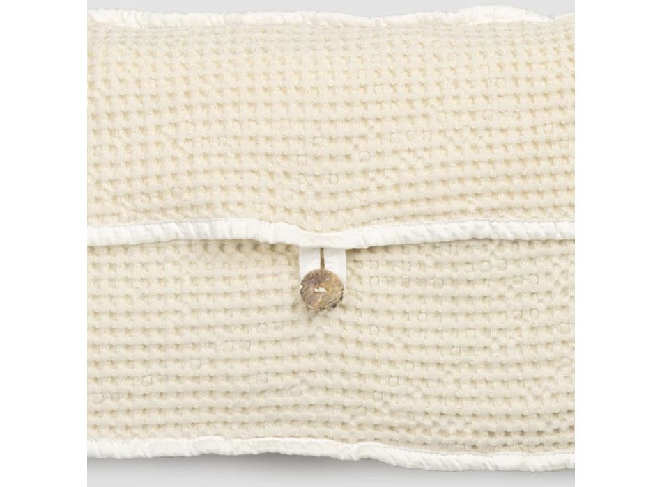 Çanta Clutch pambuku e bardhë natyrale me huall mjalti me buton “Mother of Perl” – Anteha Viadurini