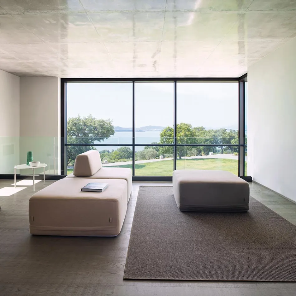 Kolltuku katror i dhomës së ndenjes i veshur me susta me pëlhurë të prodhuar në Itali - Lilium Viadurini