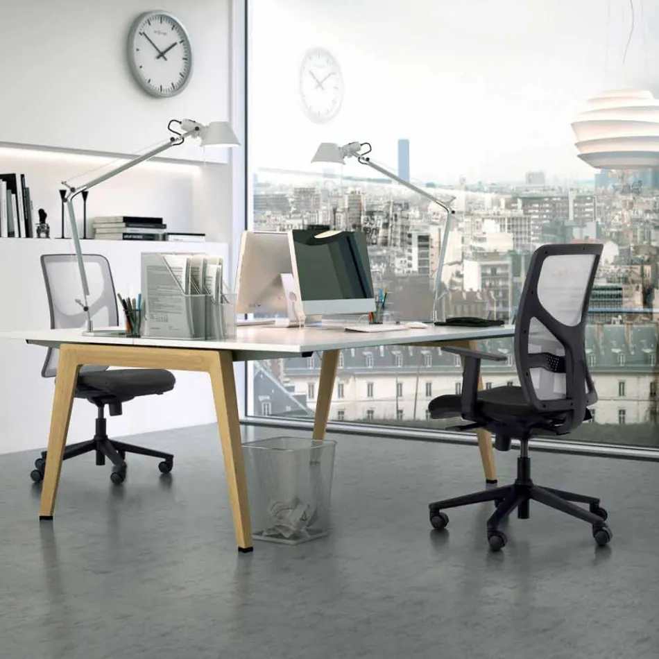 Kolltuk ekzekutiv me zë të lartë të bërë në Itali Amelie Viadurini