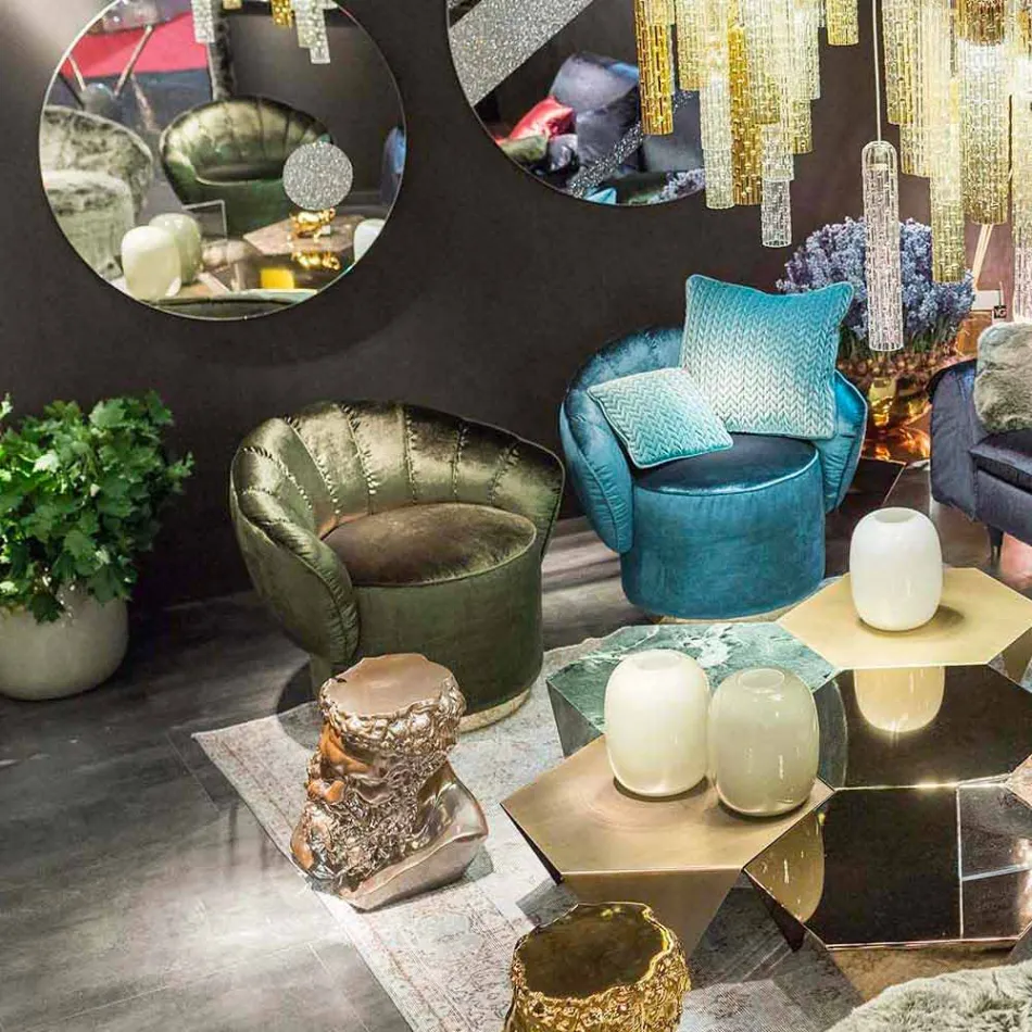 Kolltuk dizajni modern i veshur me susta në rrobat e Belle Viadurini