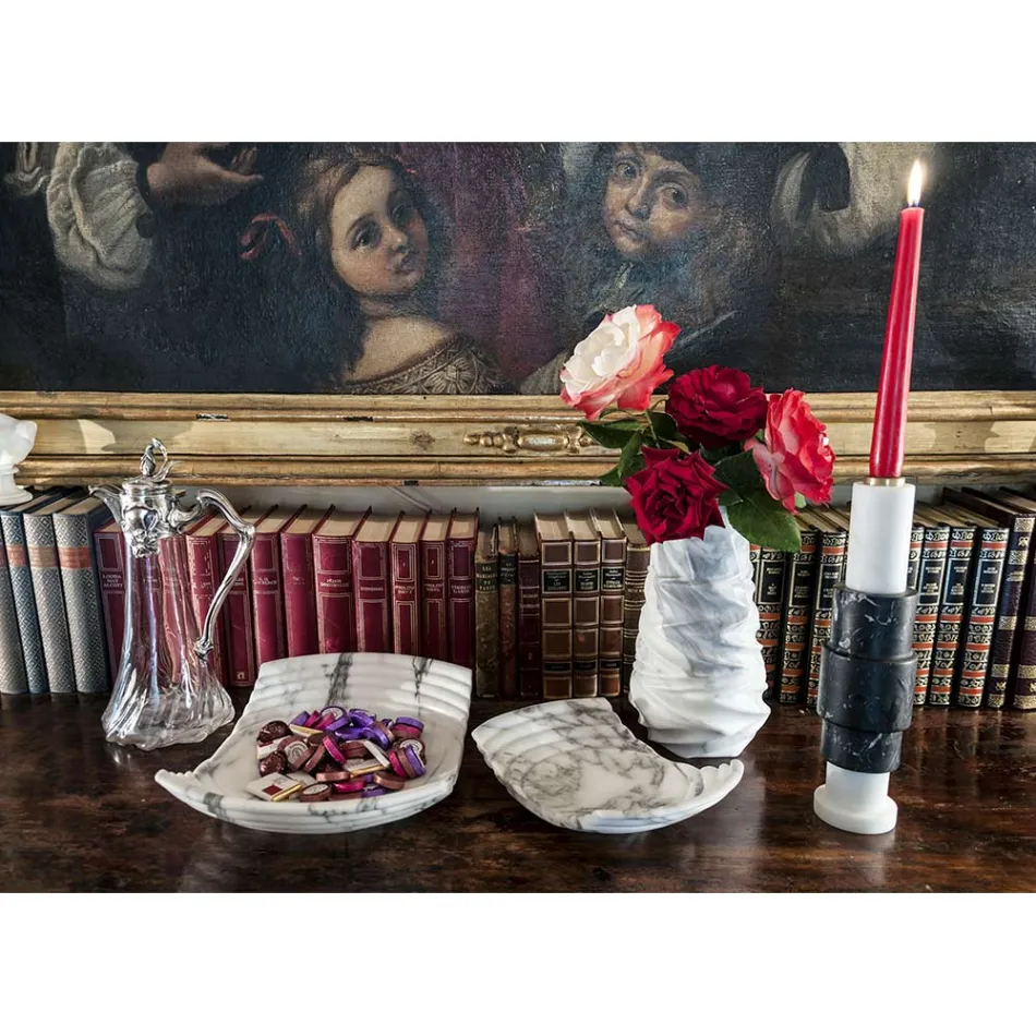 Mbajtëse e qirinjve në Carrara Marble, Marquinia Marble dhe Brass Made in Italy - Blaze Viadurini