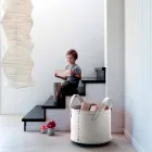 Mbajtësja cilindrike e logit në lëkurë të rigjeneruar me rrota Tonda Firestyle Viadurini