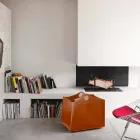 Mbajtës log në lëkurë të rigjeneruar me rrota WoodBag të bëra në Itali Viadurini