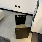 Mbajtës modern i drurit në modelin minimal të çelikut të zi me gdhendje - Altano Viadurini