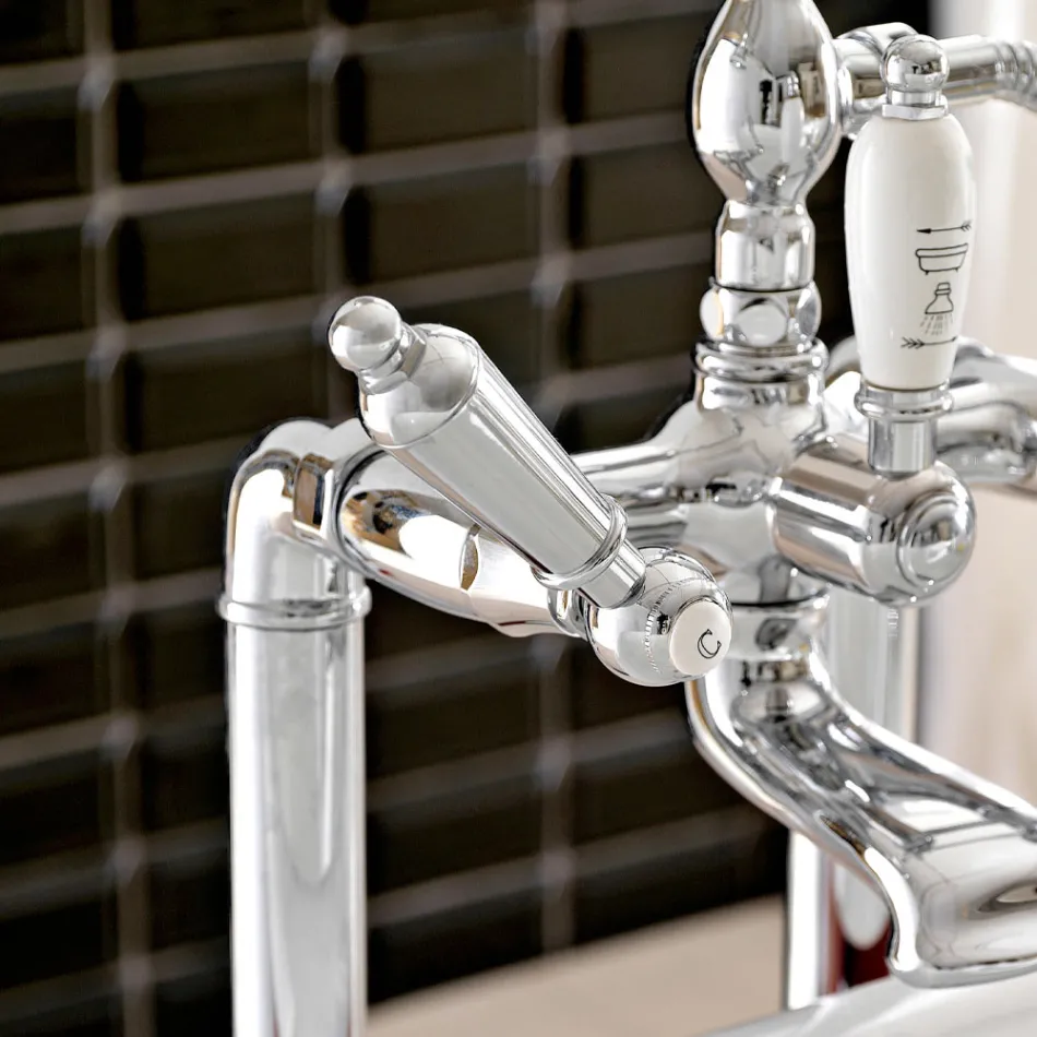 Rubineti i vaskës në dysheme me dush dore prej tunxhi Prodhuar në Itali - Noriana Viadurini