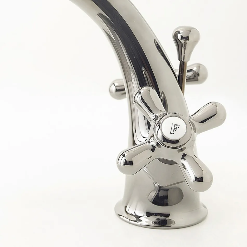 Rubineti i lavamanit të banjës me një vrimë në tunxh me kullues të stilit klasik - Ercolina Viadurini