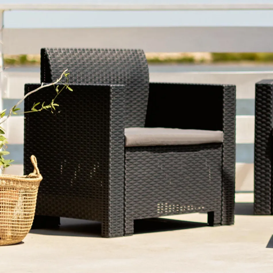 Sallon me 1 divan, 2 kolltukë dhe 1 tavolinë kafeje me jastëkë sedilje - Makineri Viadurini