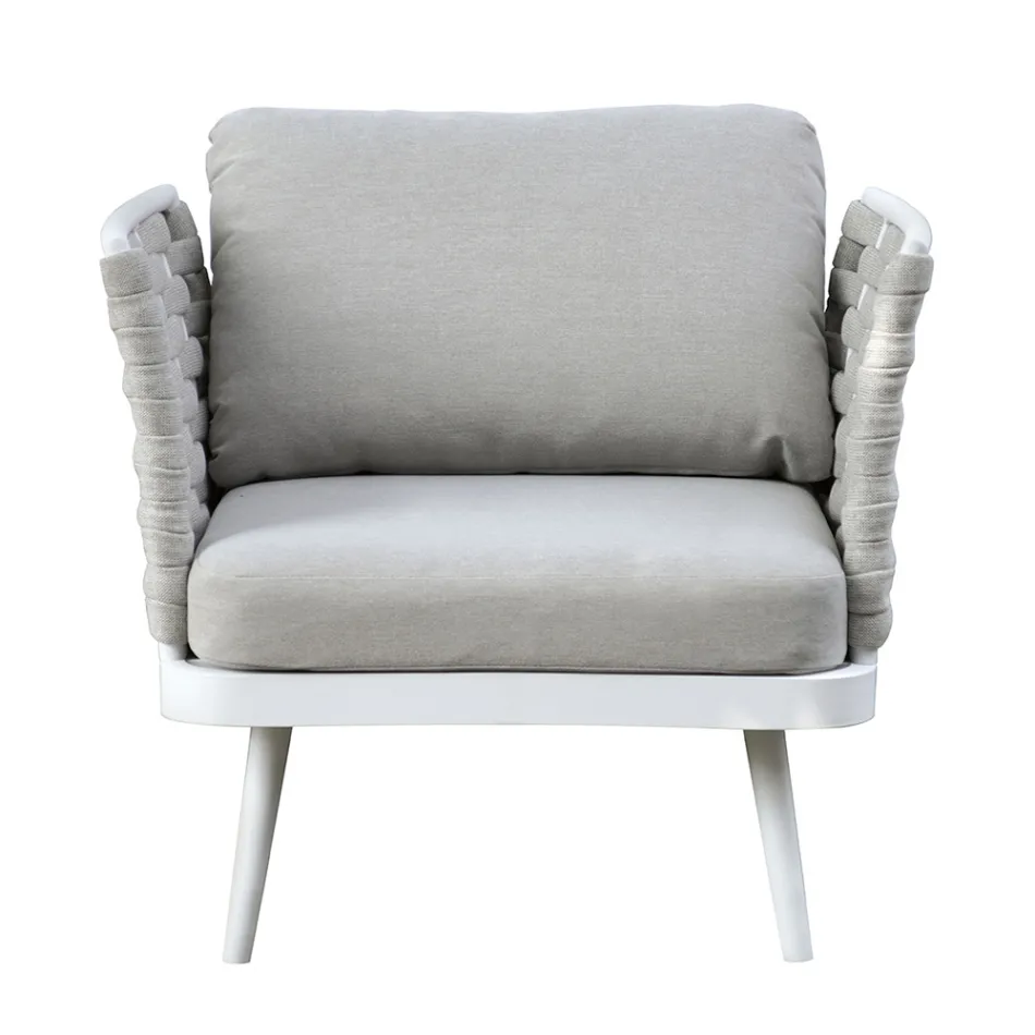 Sallon në natyrë me Tavolinë kafeje alumini në ngjyra të ndryshme - harmoni Viadurini