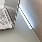 Tavolinë e pezulluar në kristal me strukturë metalike prodhuar në Itali - Silic Viadurini