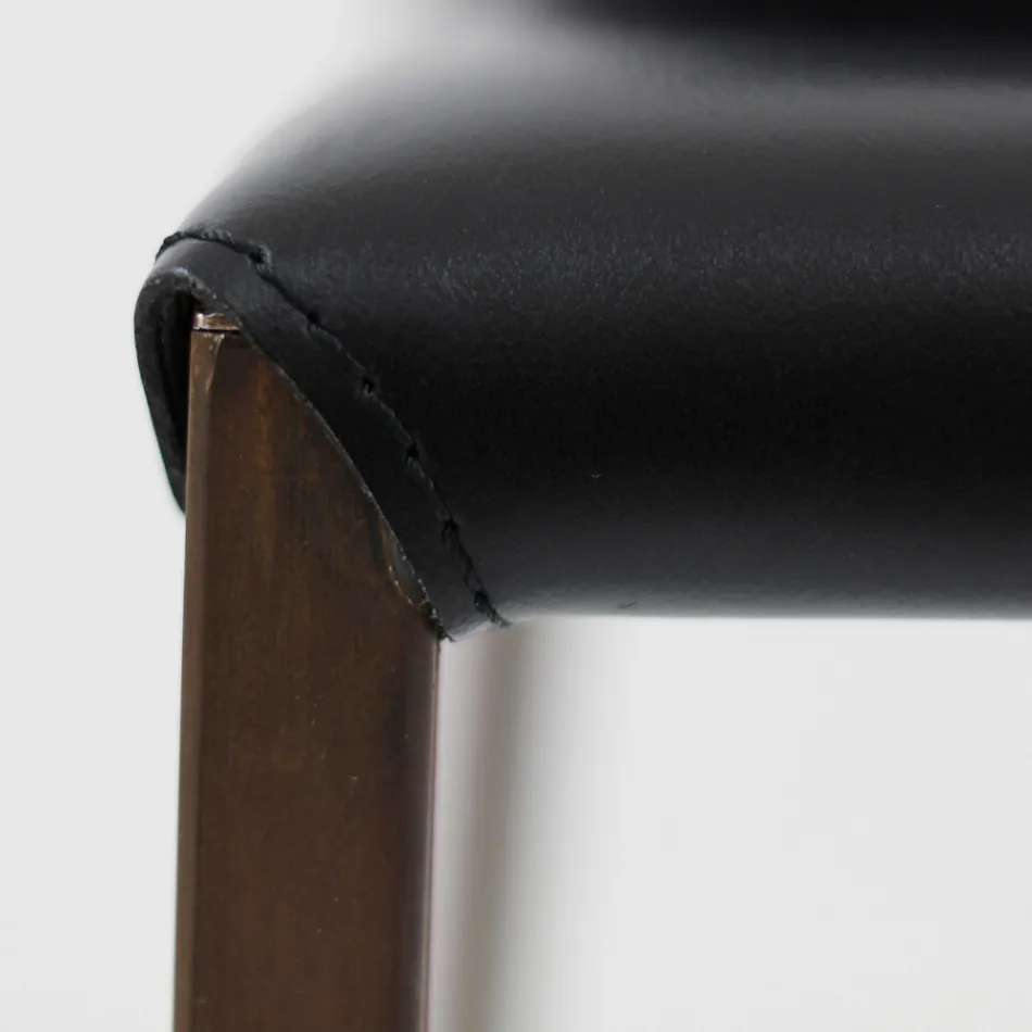 Karrige ngrënieje me strukturë Corten dhe sedilje lëkure Prodhuar në Itali - Orietta Viadurini