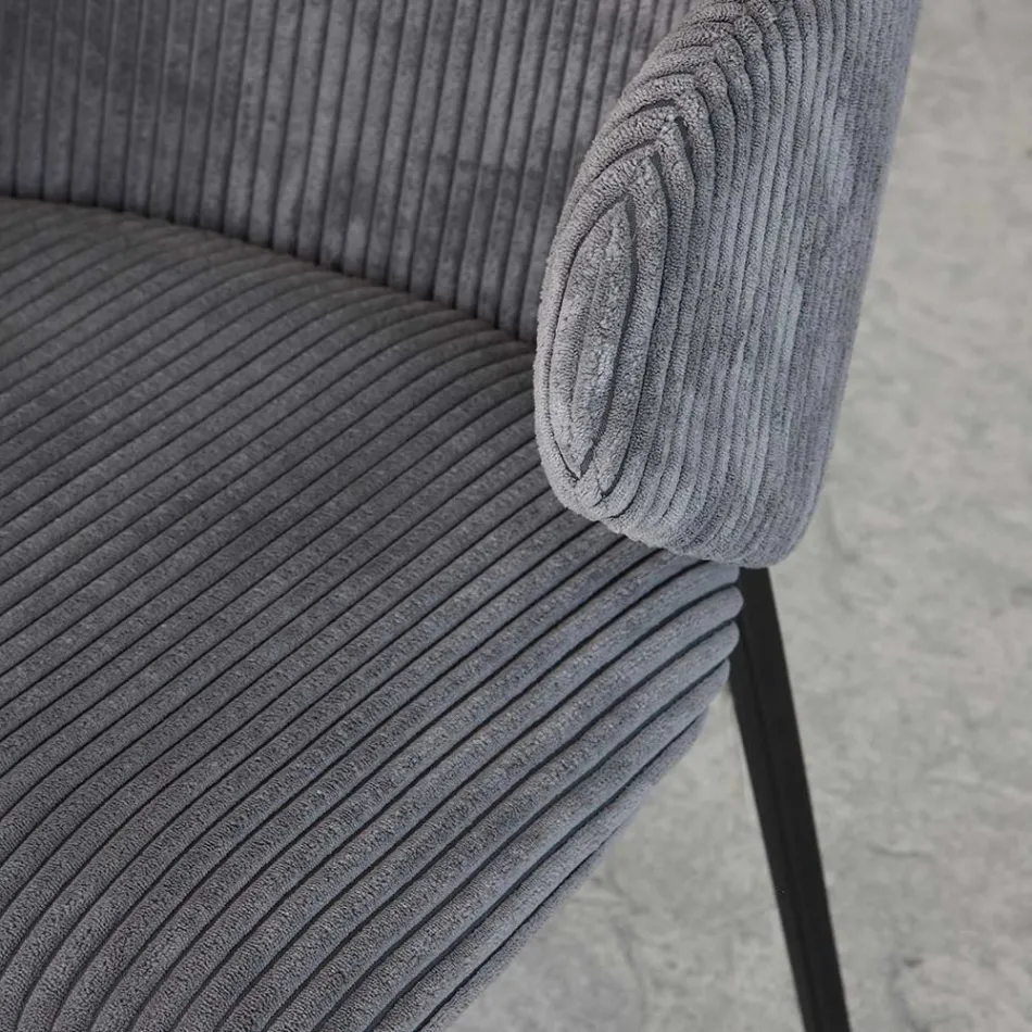 Karrige ngrënieje me kornizë metalike dhe sedilje kadifeje - Ridni Viadurini