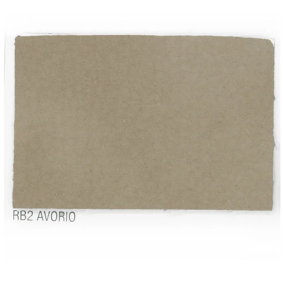 Karrige e dhomës së ndenjes prej lëkure artificiale me këmbë me llak Prodhuar në Itali - Roslin Viadurini