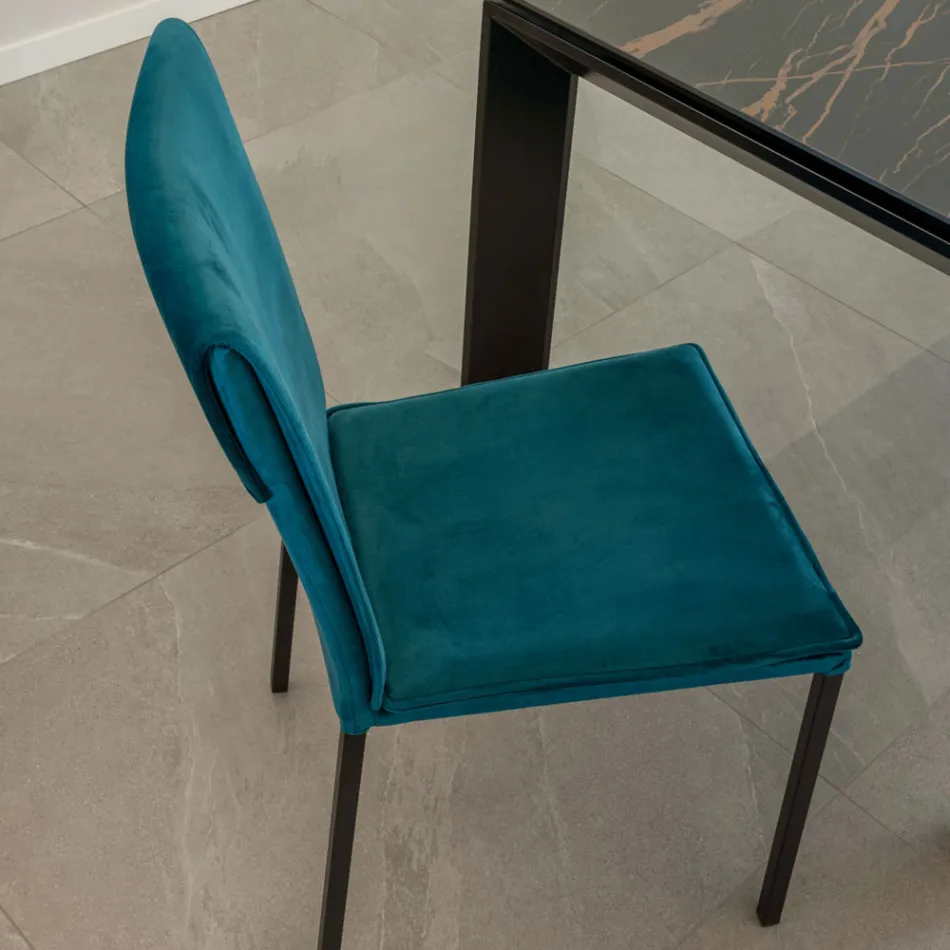 Karrige e dhomës së ndenjes në strukturë rezistente ndaj njollave dhe kadife dhe të zezë - Haroon Viadurini