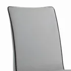 Karrige e dhomës së ndenjes me susta dhe këmbë me llak Prodhuar në Itali - Catania Viadurini