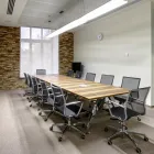 Karrige zyre e kthyeshme ergonomike me rrota dhe mbështetëse për krahë - Filanna Viadurini