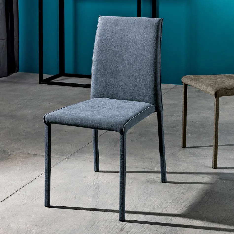 Karrige e dhomës së ngrënies prej pëlhure projektuese e prodhuar në Itali, Conny Viadurini