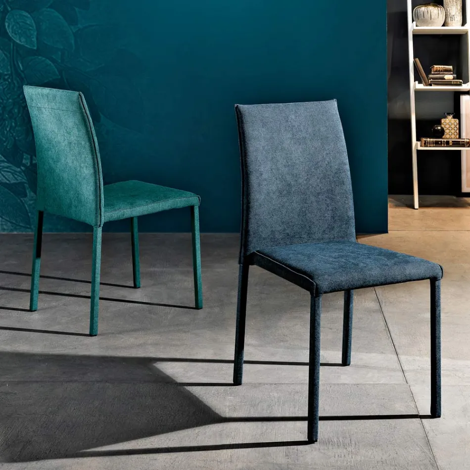 Karrige e dhomës së ngrënies prej pëlhure projektuese e prodhuar në Itali, Conny Viadurini