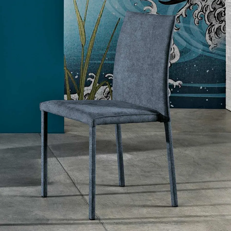 Karrige e dhomës së ngrënies prej pëlhure projektuese e prodhuar në Itali, Conny Viadurini