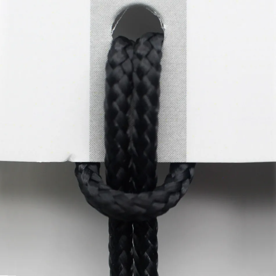 Karrige luksoze me mbështetëse krahësh në ahu dhe litar të zbardhur Prodhuar në Itali - Nora Viadurini