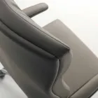 Karrige bashkëkohore drejtuese bashkëkohore Edda, e bërë në Itali Viadurini