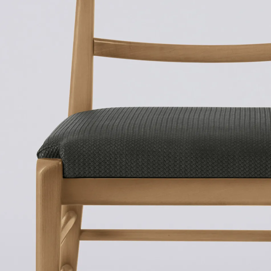 Karrige moderne e dhomës së ndenjes në pëlhurë dhe dru të fortë Prodhuar në Itali - Wilma Viadurini