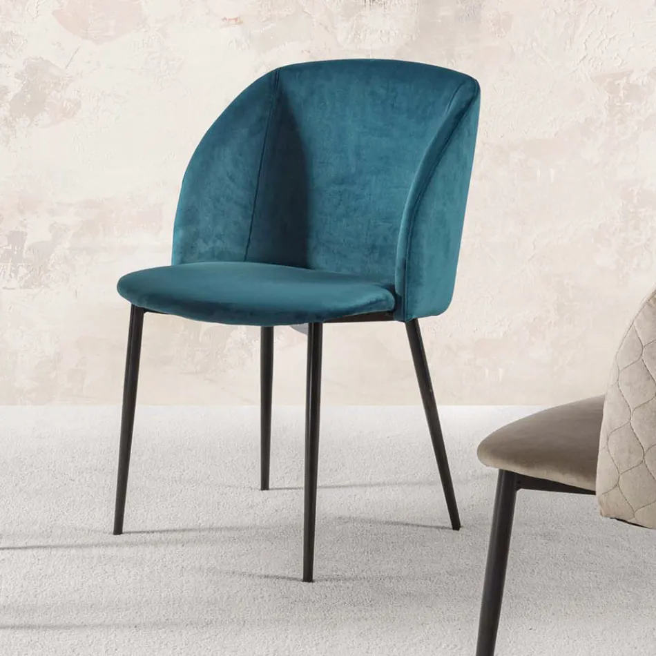 Karrigia e dhomës së ngrënies në kadife me këmbë të zeza metali, 4 copë - Hana Viadurini