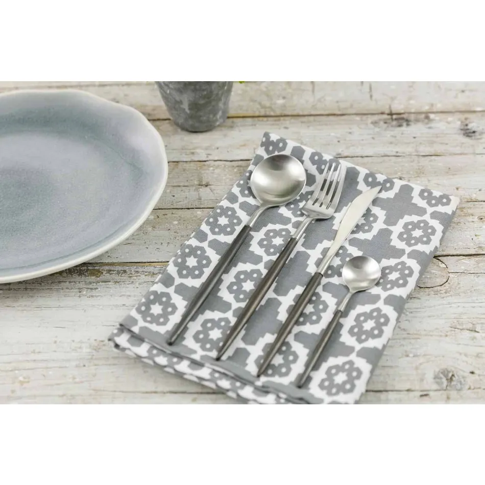 Takëma të plota shërbimi në dizajn modern prej çeliku të zi 24 copë - Calamo Viadurini