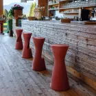 Stol i Lartë Kopshti në Polietileni me Ngjyrë Prodhuar në Itali - Desmond Viadurini