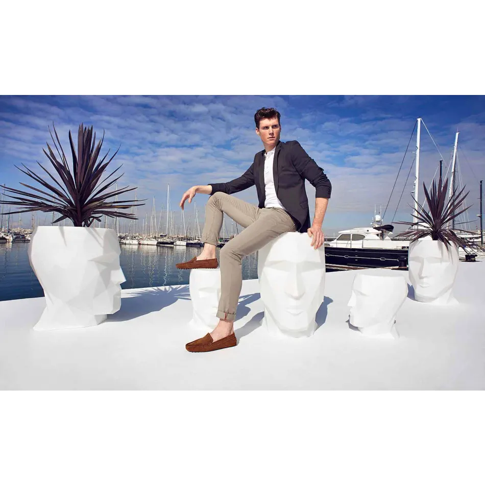 Stol i jashtëm në formën e një fytyre në një dizajn modern nga Adan nga Vondom Viadurini