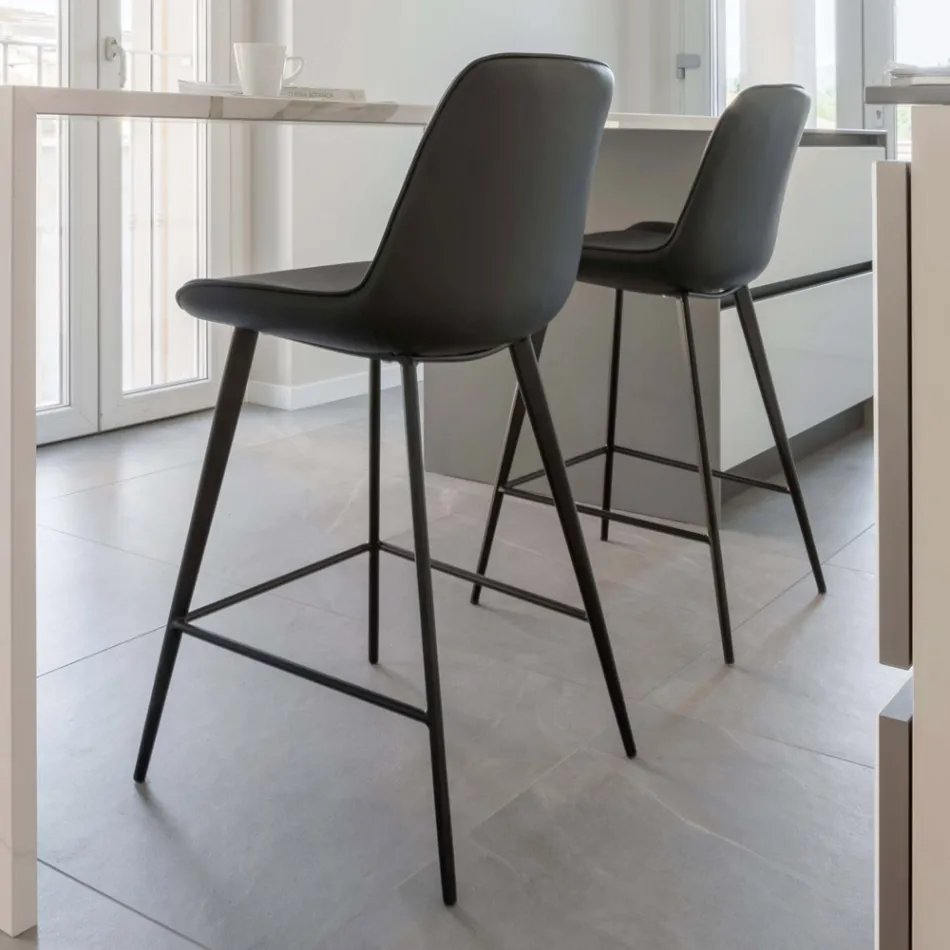 Karrige dhome ndenjeje me struktura dhe dekorime te ndryshme - Denis Viadurini